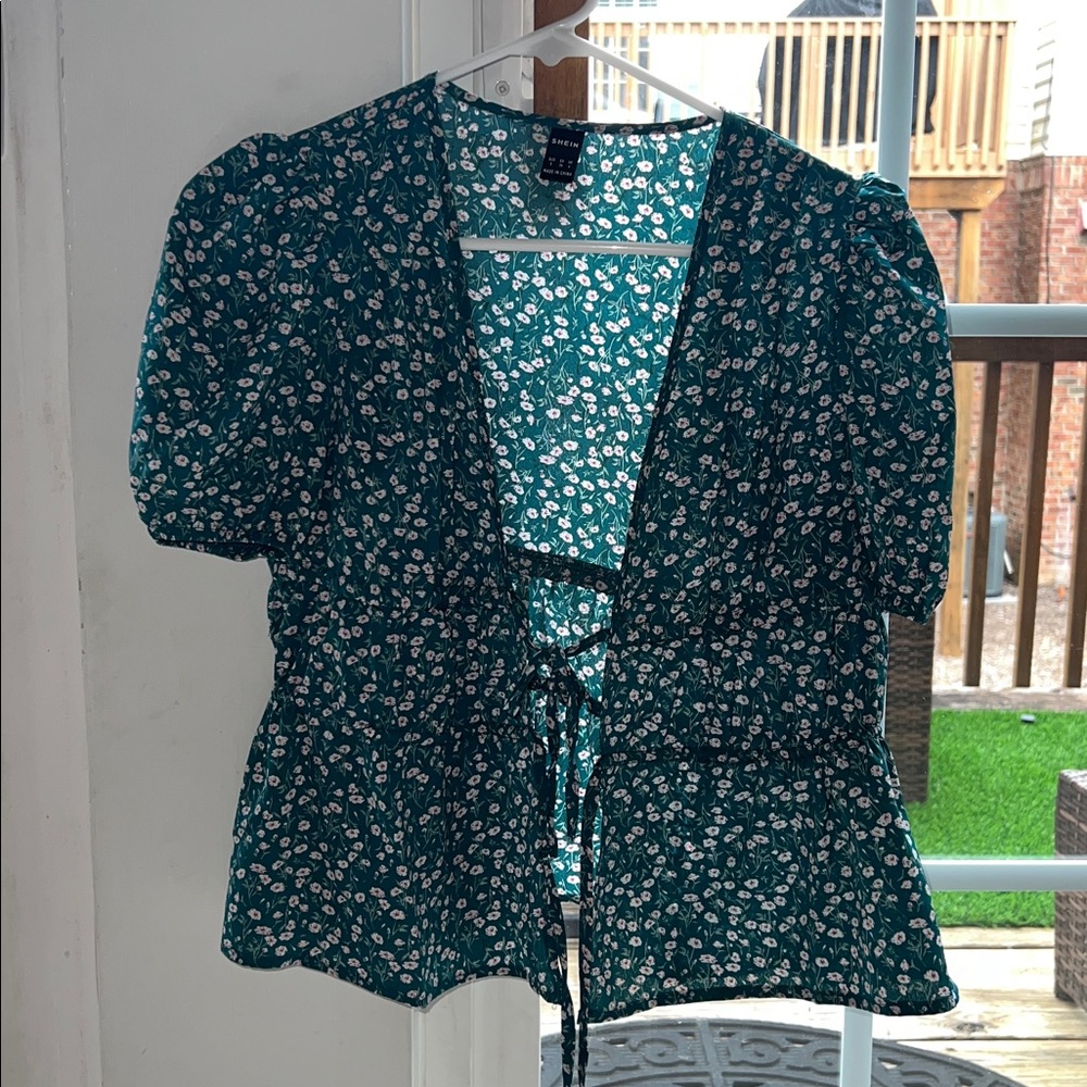small green tie top SHEIN